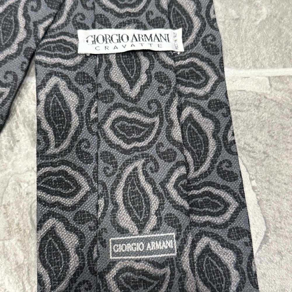 Giorgio Armani Silk Tie Paisley Print - Picture 7 of 10